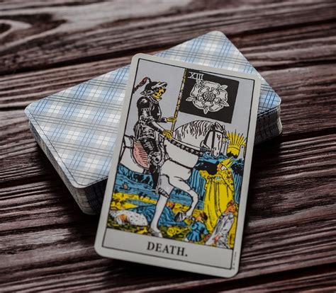 cartas que indican muerte en el tarot|La Muerte en el Tarot: Simbolismo y Significado